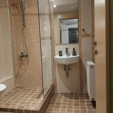 Square Apartment