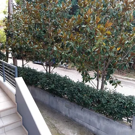 Square Apartment